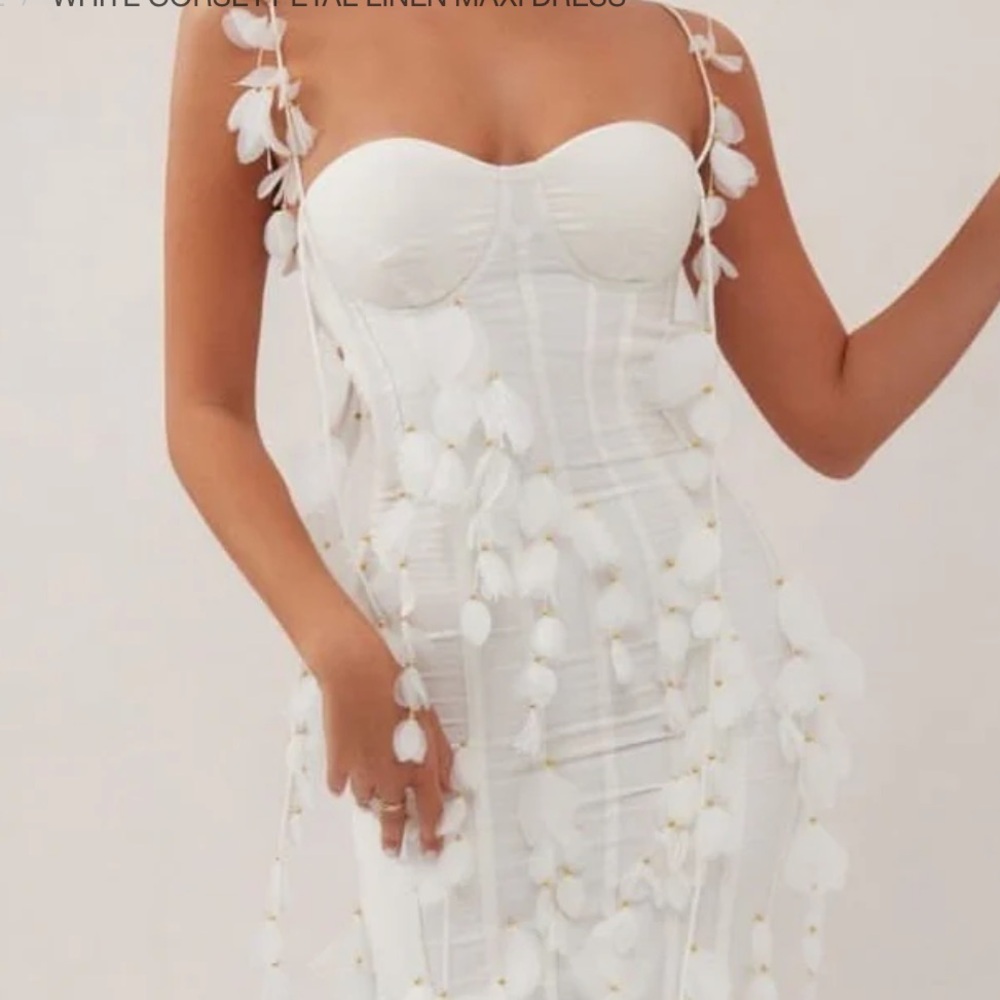 COPY - Heiress Beverly Hills petal dress